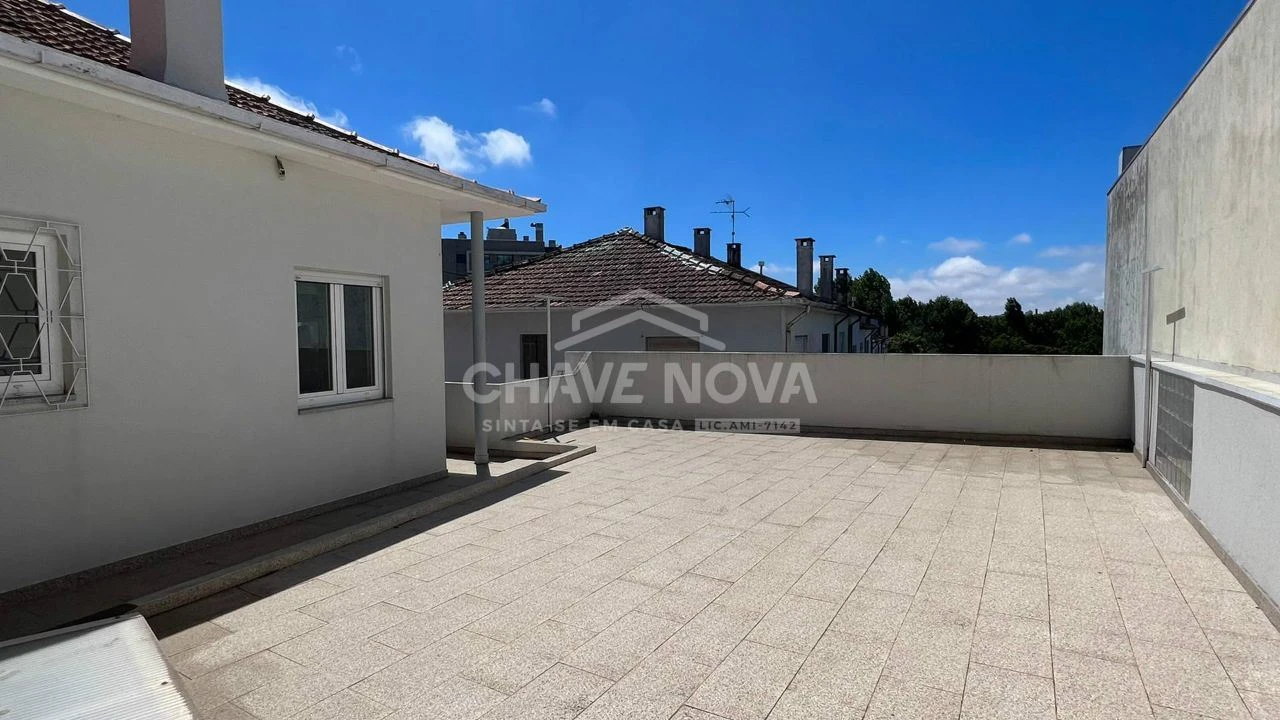 Moradia T4 para Venda em Rio Tinto Foto 4