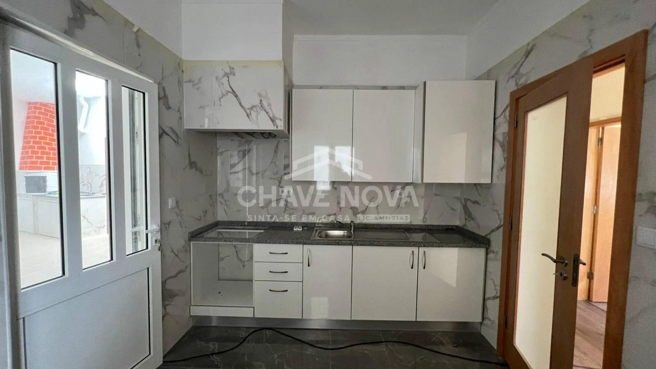 Moradia T4 para Venda em Rio Tinto Foto 13