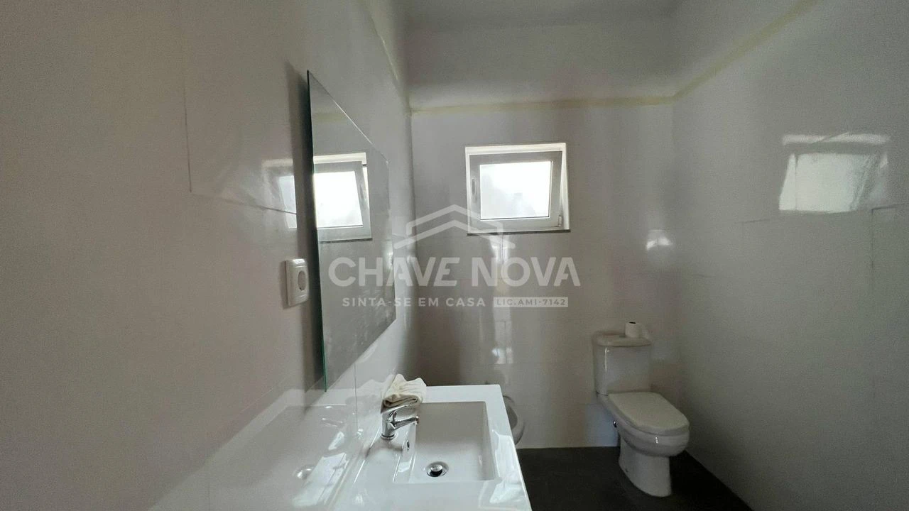 Moradia T4 para Venda em Rio Tinto Foto 15