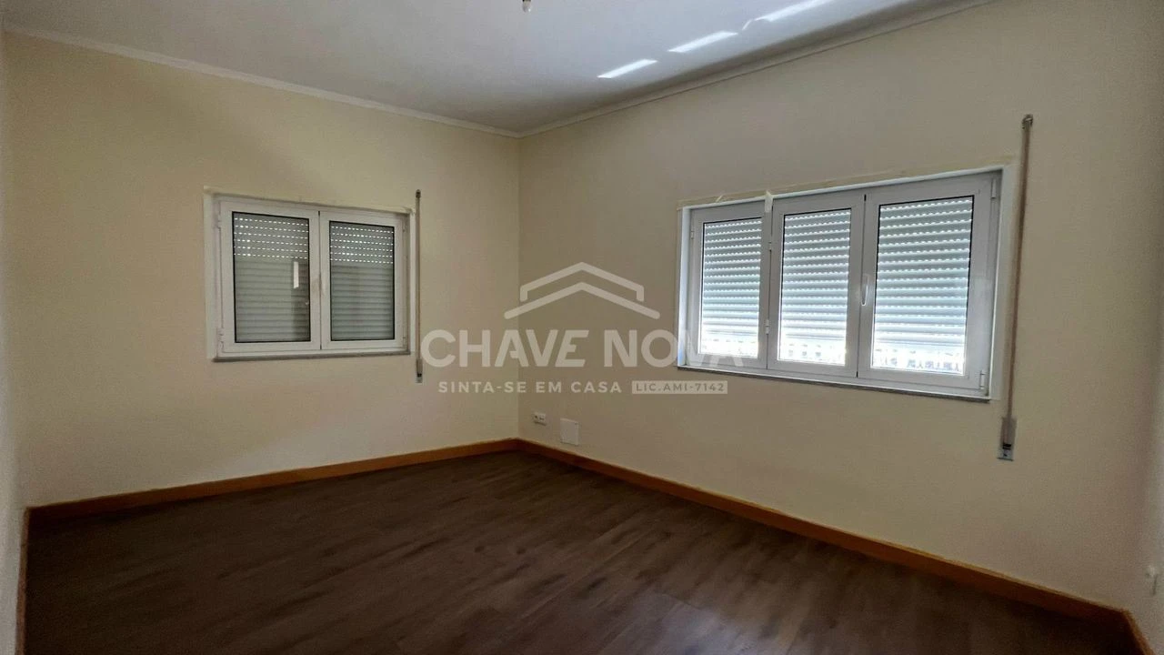 Moradia T4 para Venda em Rio Tinto Foto 16