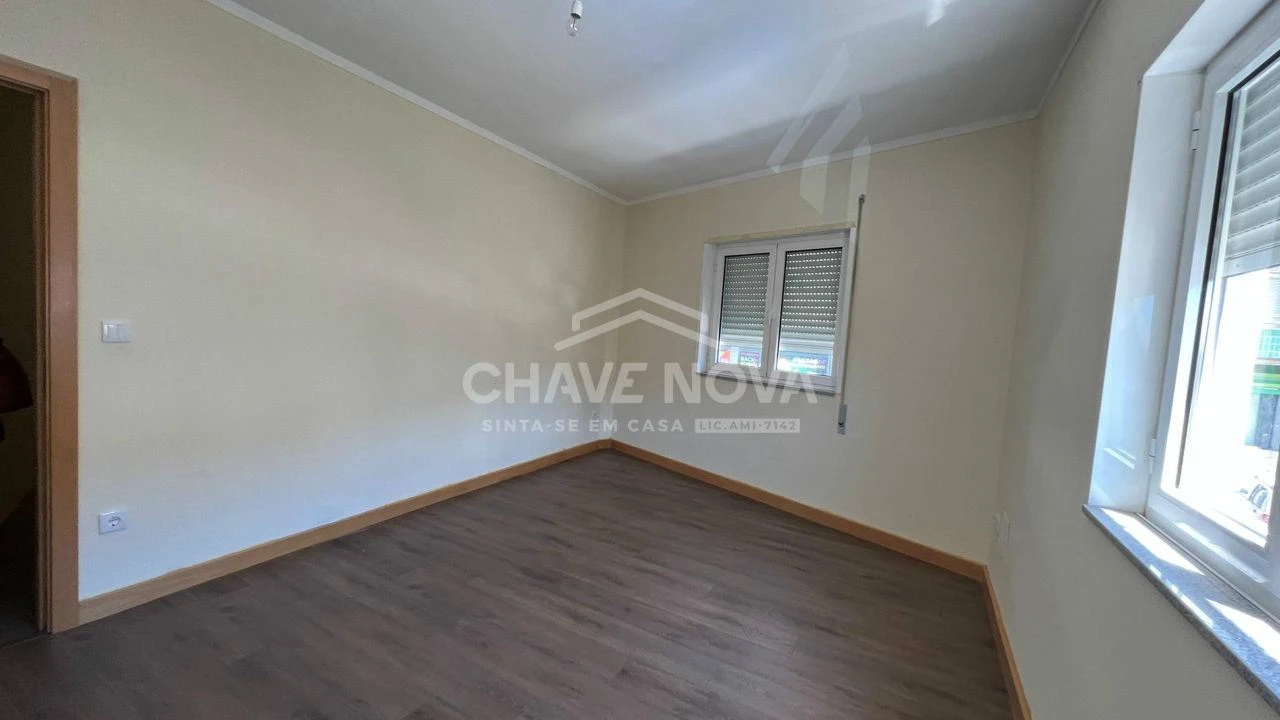 Moradia T4 para Venda em Rio Tinto Foto 2