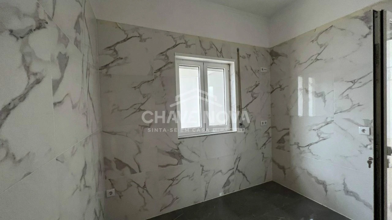 Moradia T4 para Venda em Rio Tinto Foto 14