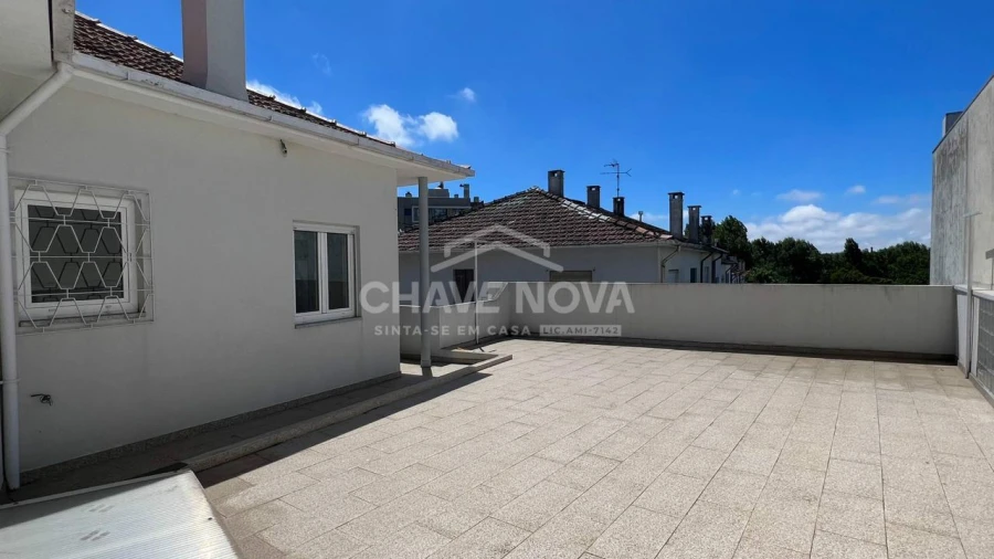 Moradia T4 para Venda em Rio Tinto Foto 3