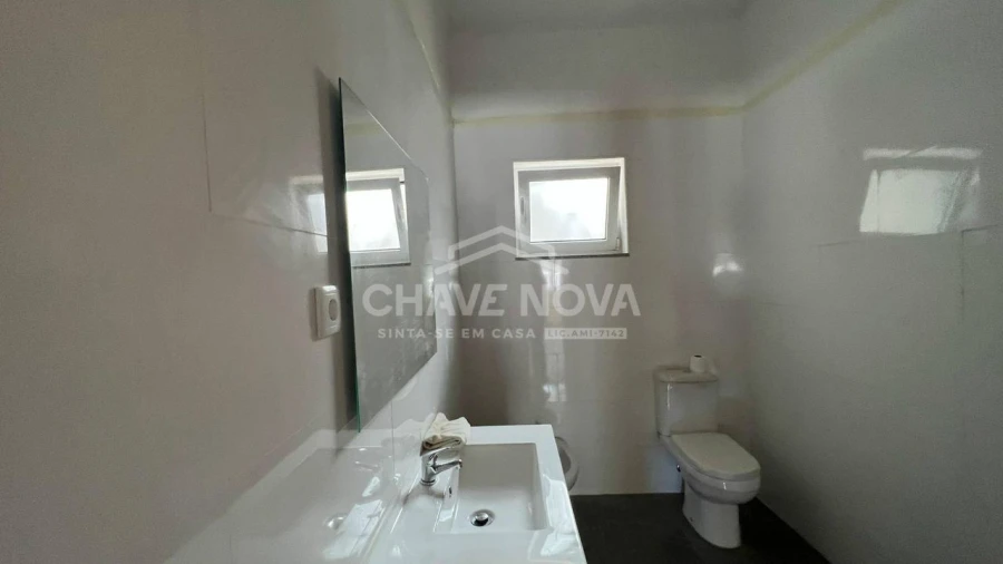 Moradia T4 para Venda em Rio Tinto Foto 15