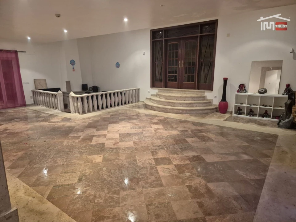 Moradia T5 para Venda em Mira de Aire Foto 3