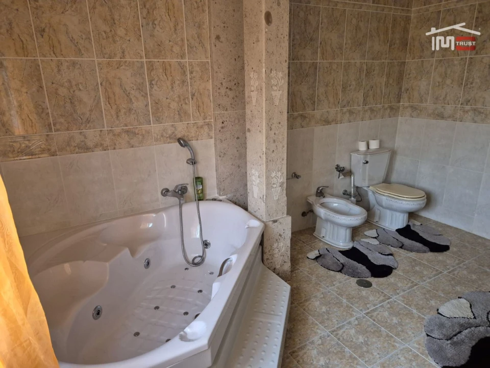 Moradia T5 para Venda em Mira de Aire Foto 4