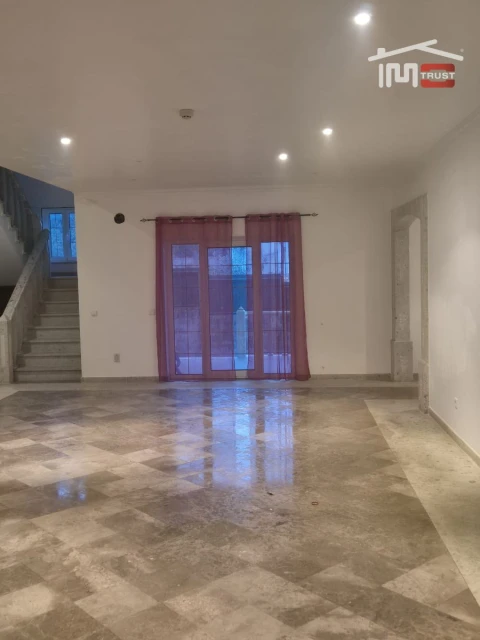 Moradia T5 para Venda em Mira de Aire