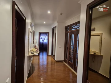 Moradia T5 para Venda em Mira de Aire