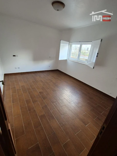 Moradia T5 para Venda em Mira de Aire