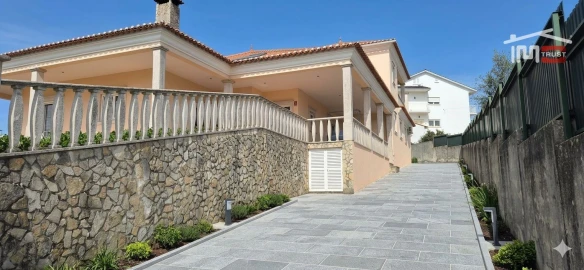 Moradia T5 para Venda em Mira de Aire