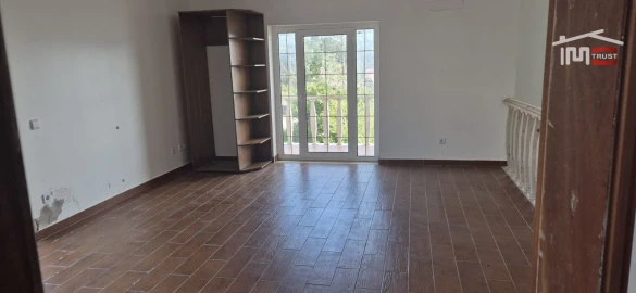 Moradia T5 para Venda em Mira de Aire