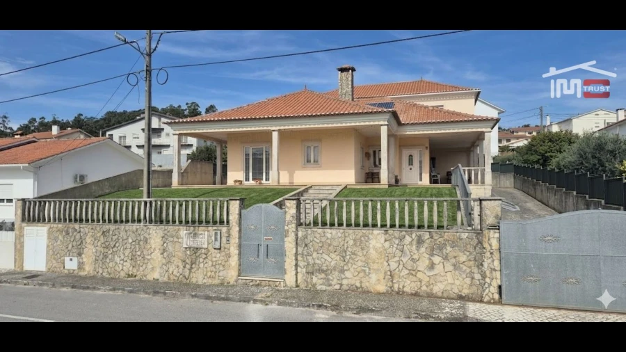Moradia T5 para Venda em Mira de Aire