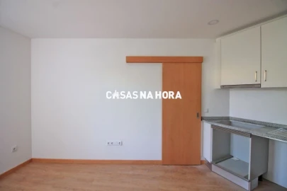 Apartamento T1 para Arrendamento em Aldoar, Foz do Douro e Nevogilde