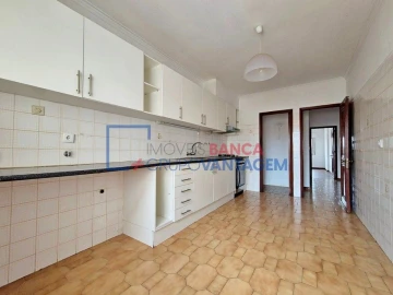 Apartamento T2 para Venda em Queluz e Belas