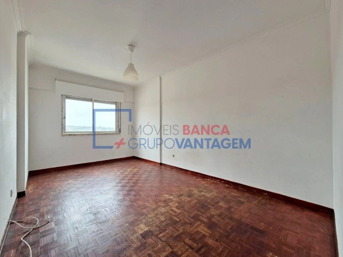 Apartamento T2 para Venda em Queluz e Belas Foto 9