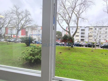 Apartamento T2 para Venda em Oeiras e São Julião da Barra, Paço de Arcos e Caxias