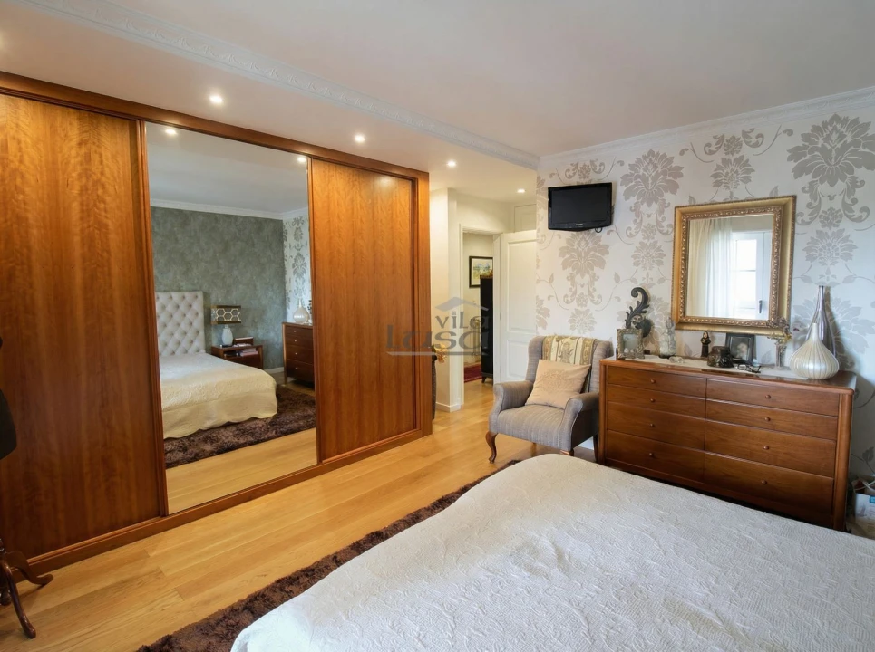 Moradia T5 para Venda em Mafamude e Vilar do Paraíso Foto 2