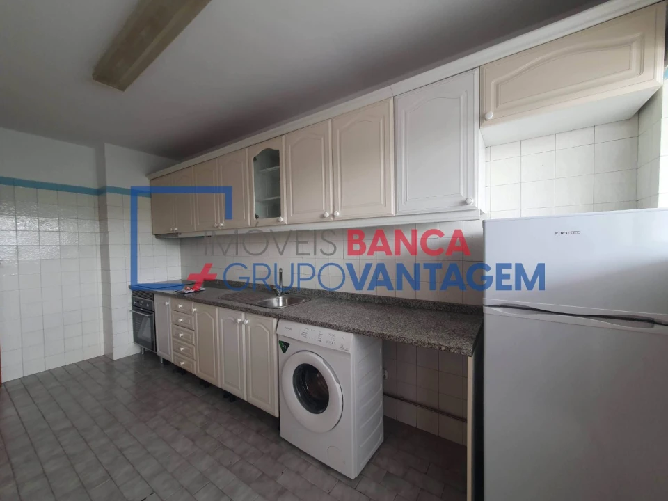 Apartamento T3 para Venda em Vilar de Andorinho Foto 6