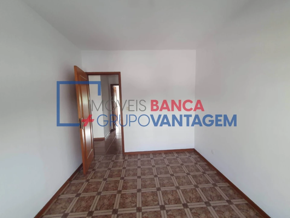 Apartamento T3 para Venda em Vilar de Andorinho Foto 9