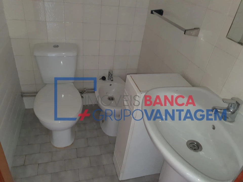 Apartamento T3 para Venda em Vilar de Andorinho Foto 10