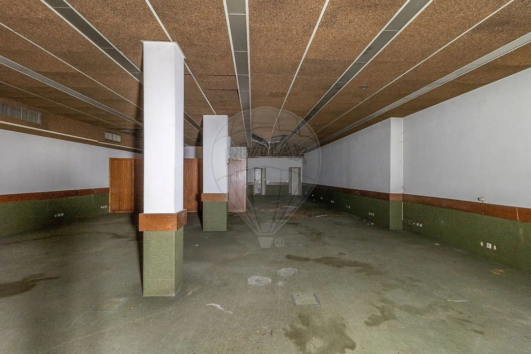 Loja para Venda em Sé Nova, Santa Cruz, Almedina e São Bartolomeu Foto 9