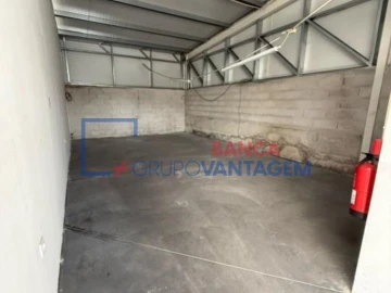 Armazém para Venda em Vila Franca das Naves e Feital