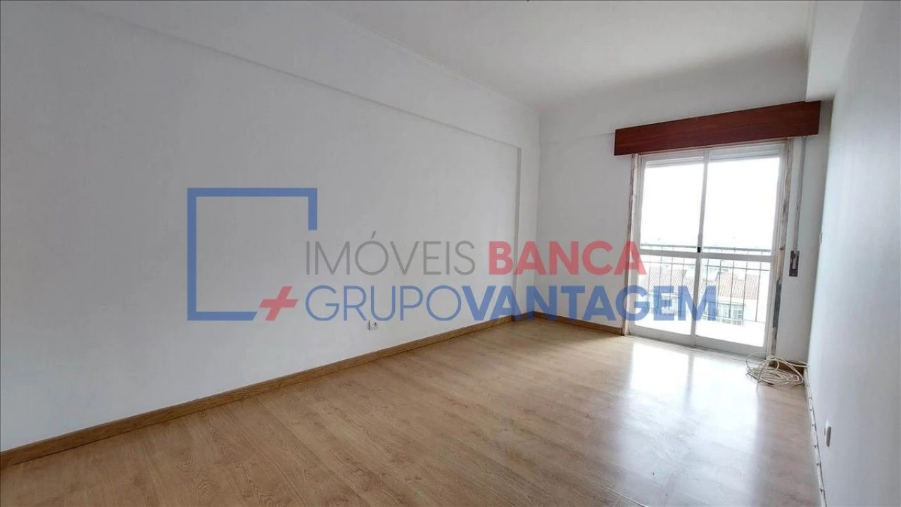 Apartamento T2 para Venda em Algueirão-Mem Martins Foto 8