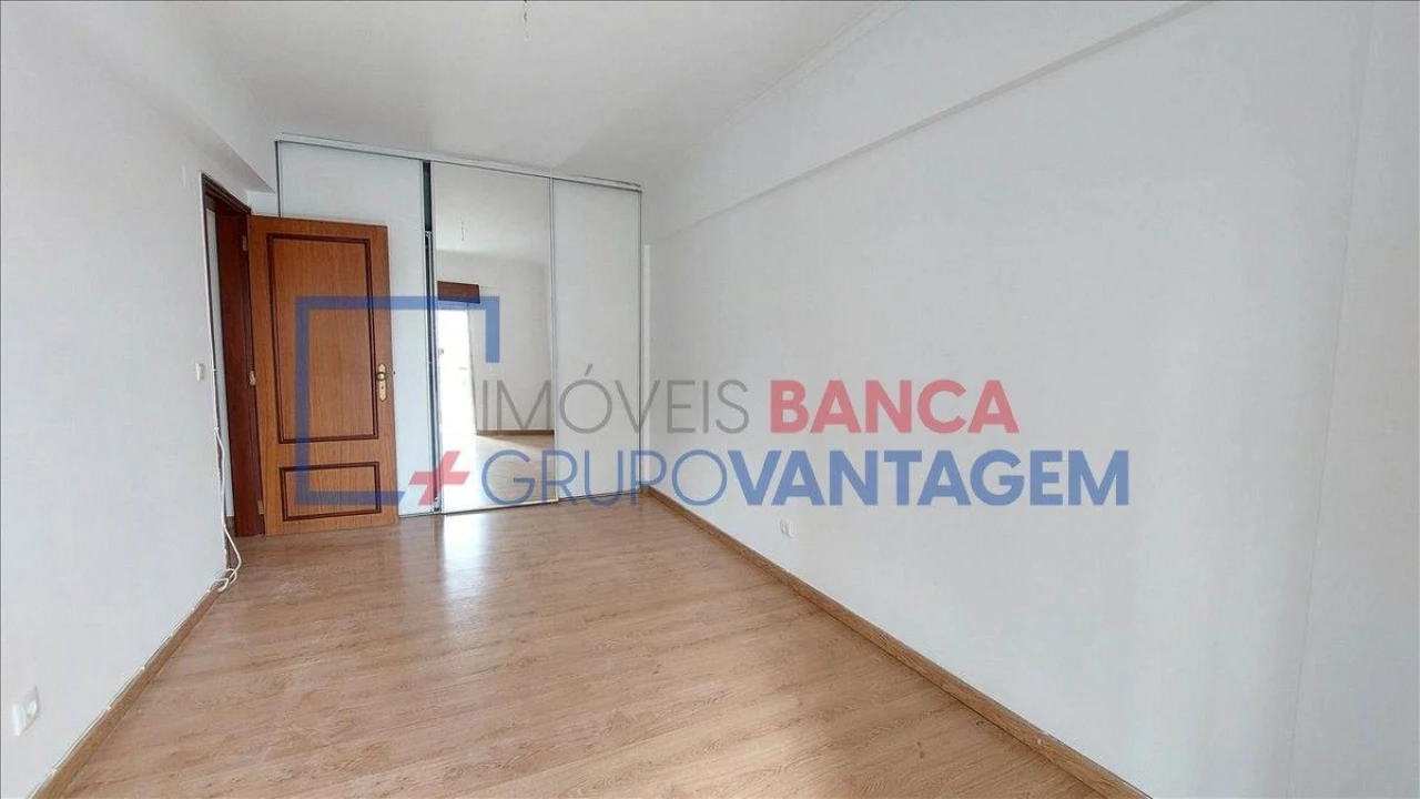 Apartamento T2 para Venda em Algueirão-Mem Martins Foto 9