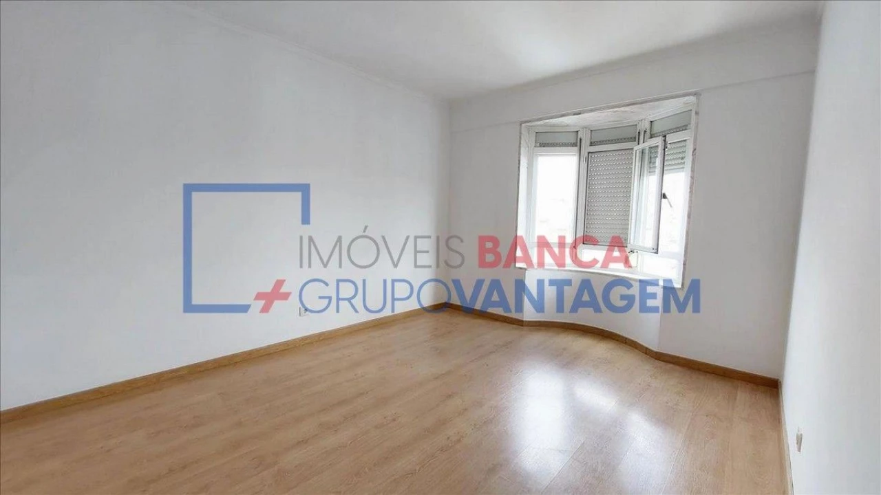 Apartamento T2 para Venda em Algueirão-Mem Martins Foto 11