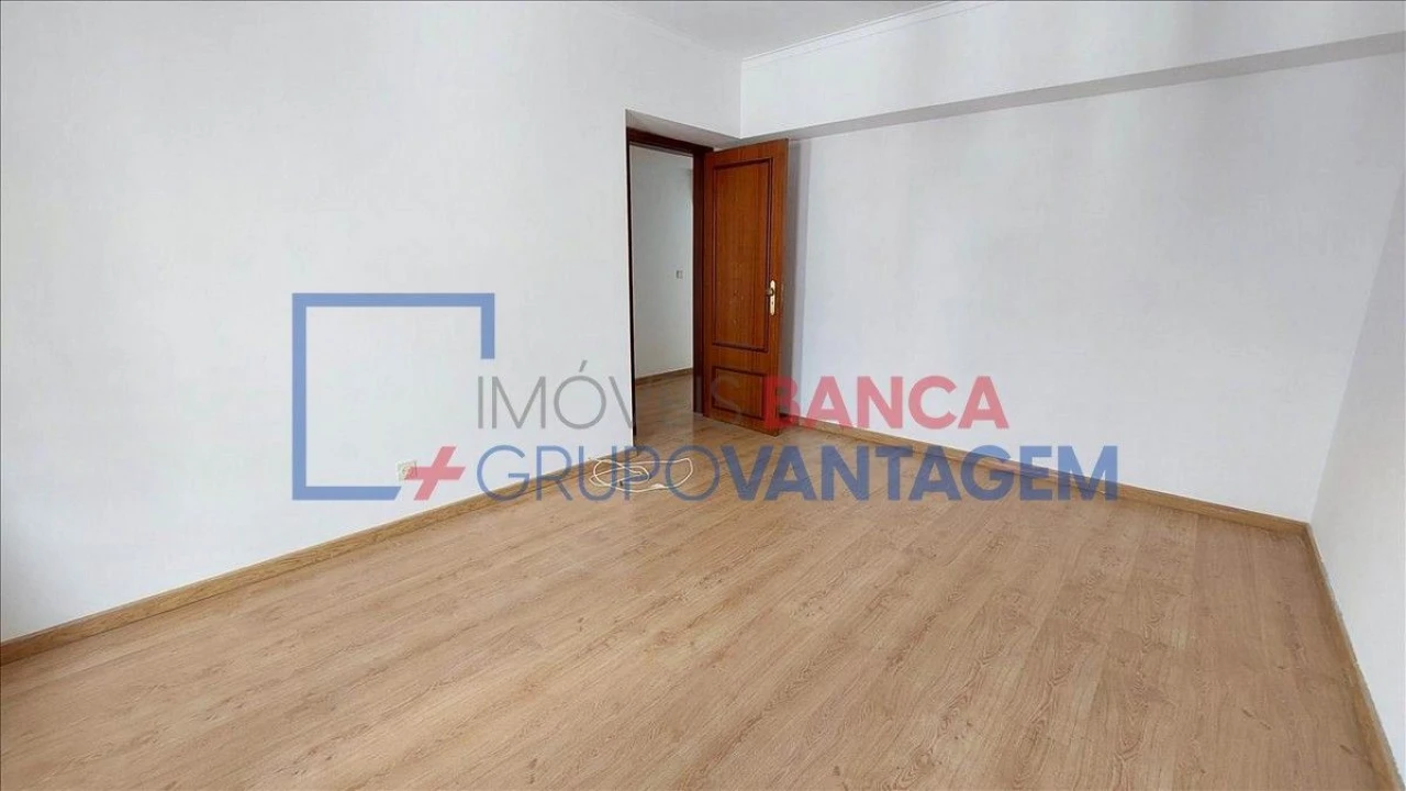 Apartamento T2 para Venda em Algueirão-Mem Martins Foto 12