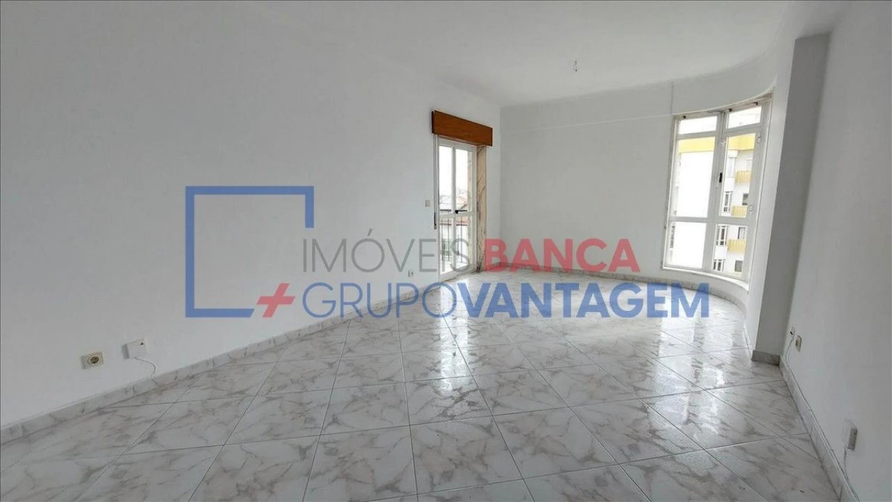 Apartamento T2 para Venda em Algueirão-Mem Martins Foto 18