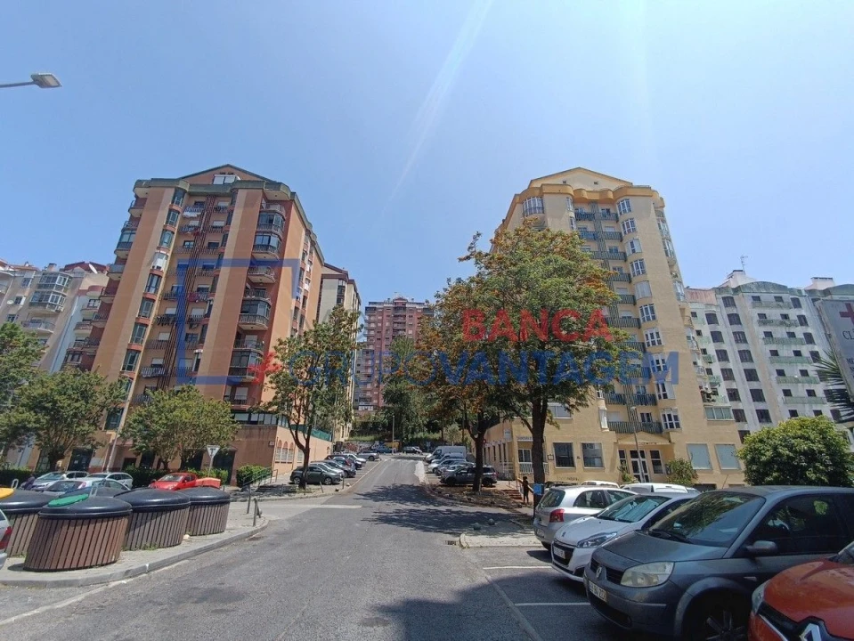 Apartamento T2 para Venda em Algueirão-Mem Martins Foto 27