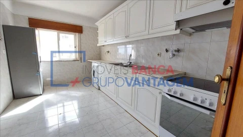 Apartamento T2 para Venda em Algueirão-Mem Martins