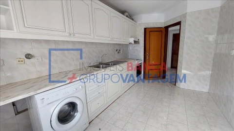 Apartamento T2 para Venda em Algueirão-Mem Martins