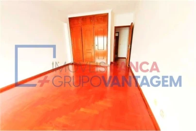 Apartamento T2 para Venda em Algueirão-Mem Martins