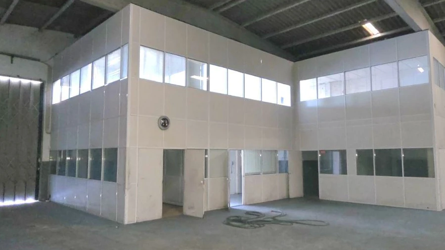 Armazém para Arrendamento em Canelas