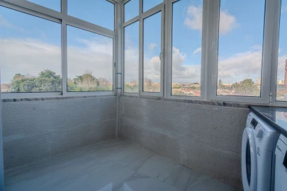 Apartamento T3 para Arrendamento em Carcavelos e Parede