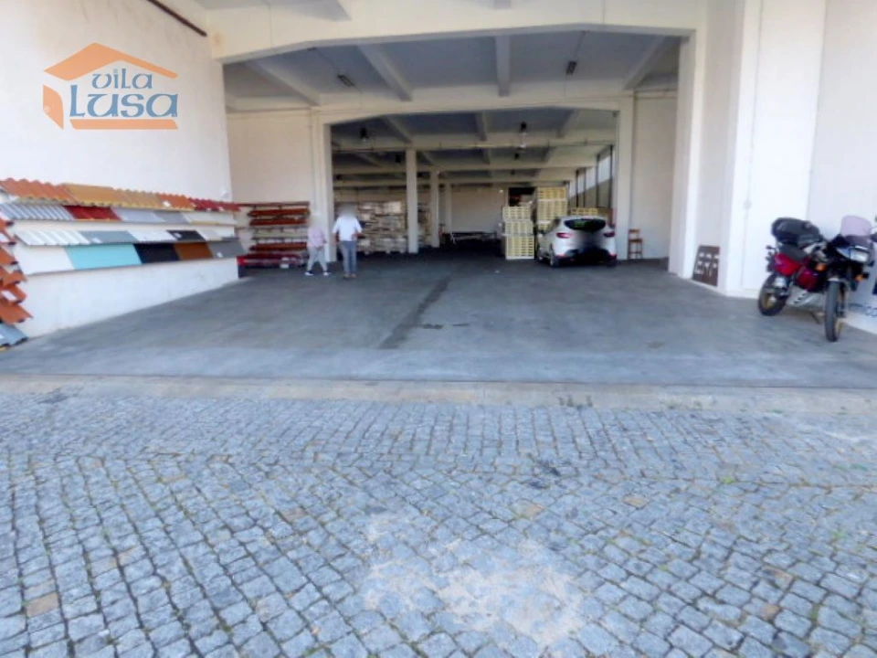 Armazém para Venda em Oliveira do Douro Foto 4