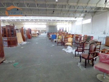 Armazém para Venda em Oliveira do Douro