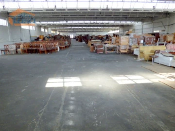 Armazém para Venda em Oliveira do Douro