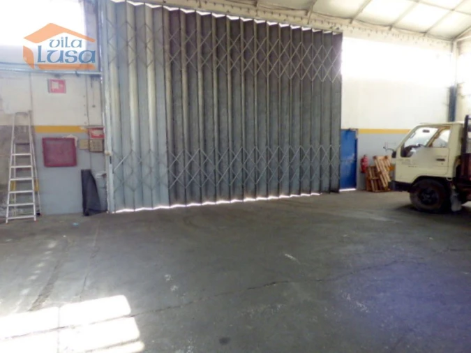 Armazém para Venda em Oliveira do Douro Foto 9