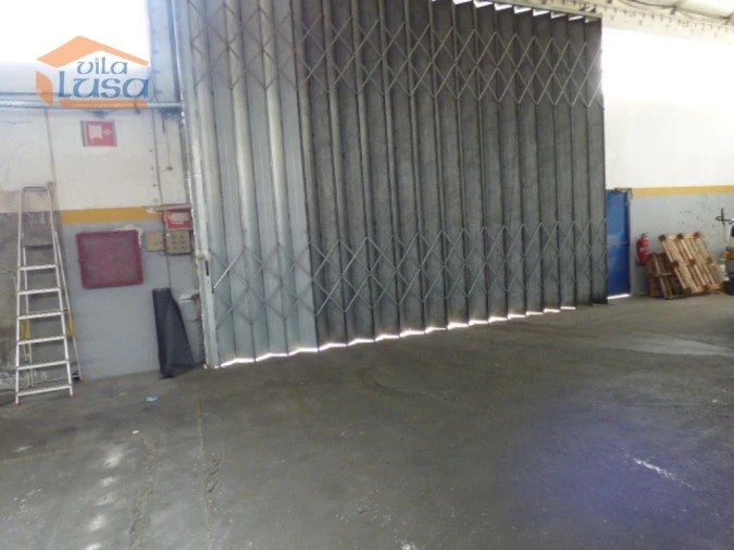 Armazém para Venda em Oliveira do Douro Foto 16