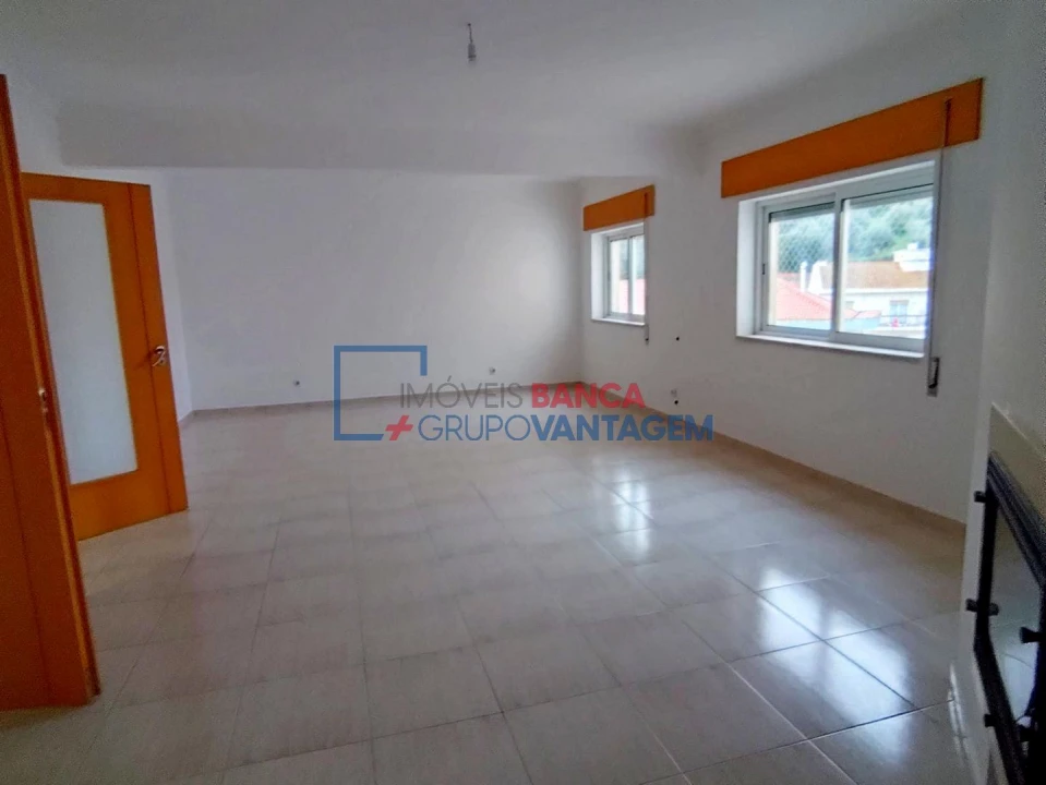 Apartamento T3 para Venda em Azambuja Foto 3