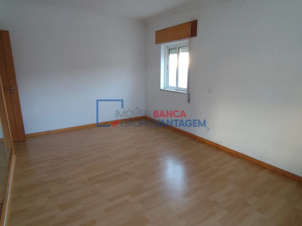 Apartamento T3 para Venda em Azambuja Foto 8