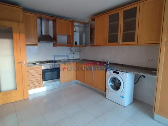 Apartamento T3 para Venda em Azambuja Foto 5