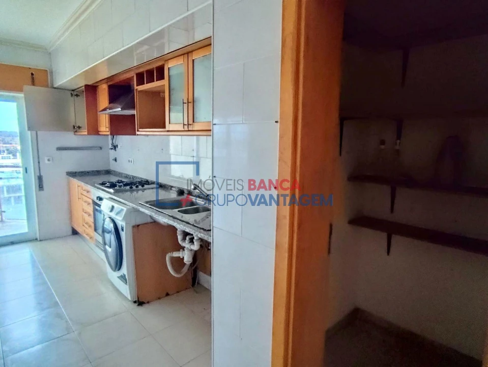 Apartamento T2 para Venda em Azambuja Foto 7