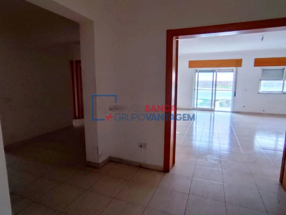 Apartamento T2 para Venda em Azambuja Foto 8