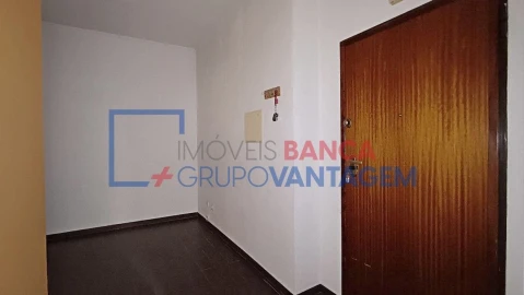 Apartamento T3 para Venda em Marvila, Ribeira Santarém, São Salvador, São Nicolau