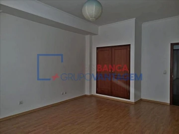 Apartamento T3 para Venda em Marvila, Ribeira Santarém, São Salvador, São Nicolau