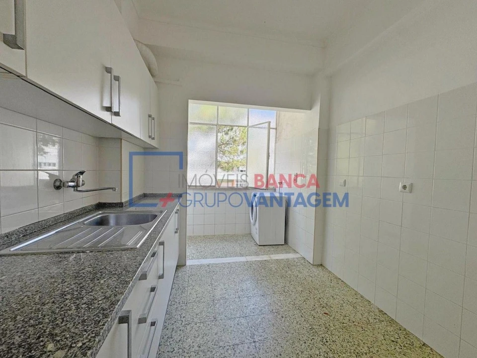 Apartamento T2 para Venda em Rio de Mouro Foto 28